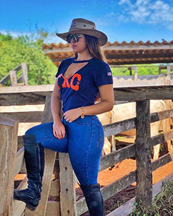 Cowgirl Jeans Outfits: Cowgirl Costume  