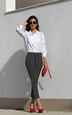 Smart casual for women with red shoes: Crew neck,  Smart casual,  Business casual,  Informal wear,  Red Shoes Outfits  