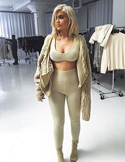 Kylie Jenner inspired outfit for girls: Kylie Jenner,  Kendall Jenner,  Kim Kardashian,  Kris Jenner,  Kanye West,  Fall Outfits  