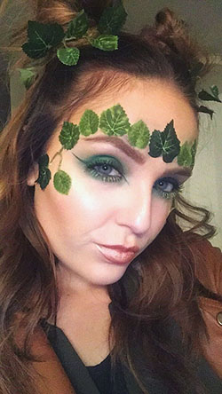 Poison ivy from batman make up ideas: Eye Shadow,  Make-Up Artist,  Poison Ivy,  facial makeup,  Halloween Makeup Ideas  