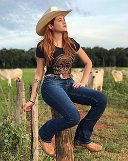 Cute Cowgirl Jeans Outfits: Beautiful Girls  