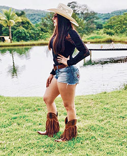 Jean Shorts And Boots For Girls: Cowgirl Outfits,  Denim Shorts  