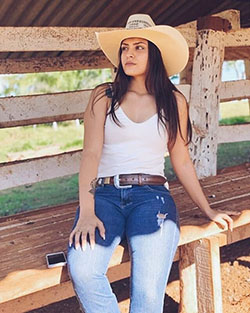 Country Classy Cowgirl Outfit: Cowgirl Costume  