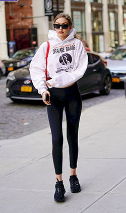 Sporty gigi hadid street style: Gigi Hadid,  Bella Hadid,  fashion model,  Black Leggings  