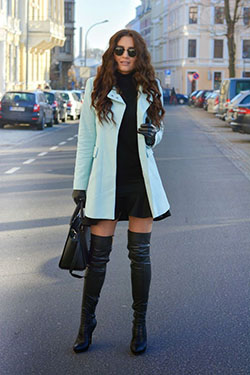 Abrigo y botas largas de mujer: Boot Outfits,  Trench coat  