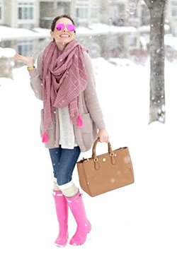 Cute outfit idea hunter boots: Boot Outfits,  Wellington boot,  Snow boot,  Leg Warmer,  Fashion accessory,  Snow Outfits  