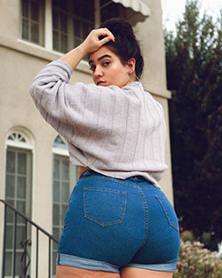 Fashion nova curve shorts Nadia Aboulhosn: Plus size outfit,  Slim-Fit Pants,  Fashion Nova,  Capri pants,  Nadia Aboulhosn  