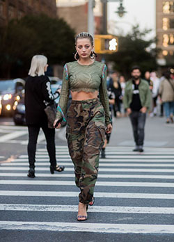 Check these adorable military looks, Military camouflage: cargo pants,  Camo Pants,  Military camouflage,  Camo Joggers  