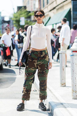 Camo pants street style, Cargo pants: cargo pants,  fashion blogger,  Camo Pants,  Military camouflage,  Camo Joggers  