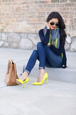 Outfit con zapatillas amarillas, High-heeled shoe: High-Heeled Shoe,  Slim-Fit Pants,  Petite size,  Outfits With Heels  