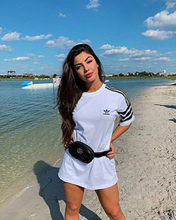 Oversized t shirt dress with belt: Fashion photography,  T-Shirt Outfit  