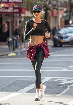 These are really nice karlie kloss workout, Paris Fashion Week: New York,  Fitness Model,  Karlie Kloss,  Barbara Palvin,  Adriana Lima,  Running Outfits  
