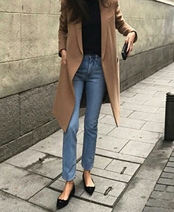 Pointy shoes street style, Pointe shoe: Crop top,  Ballet flat,  Pointe shoe,  Street Style,  Casual Outfits,  Flat Shoes Outfits  