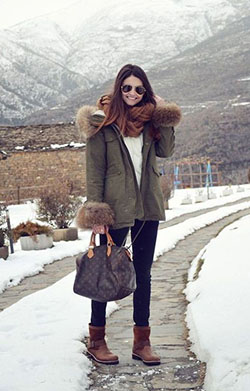 Snow outfits for women, Winter clothing: winter outfits,  Slim-Fit Pants,  Snow boot,  Casual Outfits,  Uggs Outfits  