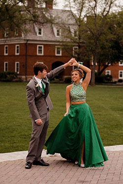 Prom poses prom picture ideas: Evening gown,  Sleeveless shirt,  couple outfits,  Formal wear  