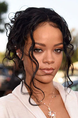 Rihanna mtv movie awards 2014 makeup: Rihanna Best Looks  