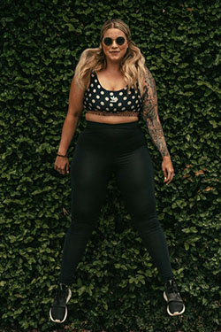 Gym Wear Ideas For Girls, Active Leggings Navy, Yoga pants: Plus size outfit,  Sports bra,  Yoga pants,  Outfits With Leggings,  Gym Outfit  