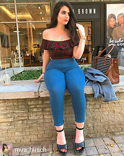 Thick Girl Summer Lookbook Outfit Ideas, Nadia Aboulhosn, Plus-size model: summer outfits,  Plus-Size Model,  Nadia Aboulhosn  
