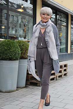 Older woman in jumpsuit, Casual wear: Casual Outfits,  Flat Shoes Outfits  