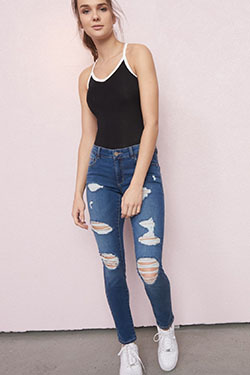 You can’t miss these tween jegging, Mom jeans: Ripped Jeans,  Slim-Fit Pants,  Mom jeans,  Skinny Women Outfits  