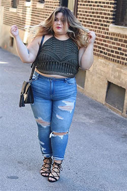 Waisted jeans and crop top plus size: Plus size outfit,  Petite size,  fashion blogger,  Plus-Size Model,  Fashion Nova,  Crop Top Outfits  