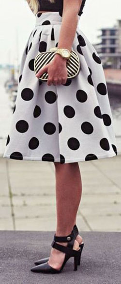 Falda de puntos negros, Polka dot: Skirt Outfits,  Polka dot  