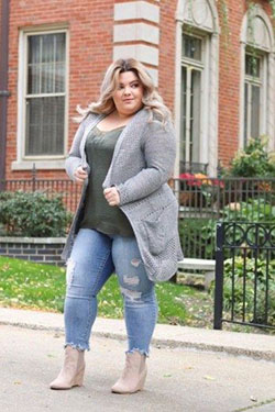 Plus size fall outfit ideas: Plus size outfit,  Boot Outfits,  fashion blogger,  Plus-Size Model,  Combat boot  