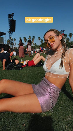 Weekend ideas to try emma coachella 2019, BeyoncÃ© 2018 Coachella performance: Coachella Outfits,  Lollapalooza Chicago,  Emma Chamberlain  