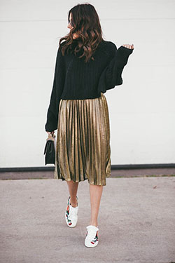 Pleated bronze skirt outfit, Polo neck: Crop top,  Crew neck,  Polo neck,  Skirt Outfits,  Casual Outfits  