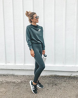 Outfit With Grey Leggings, Fitness fashion: fashion goals,  Legging Outfits  