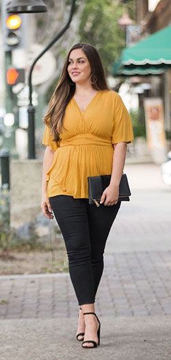 Lovely and adorable ideas for curvy girl fashion, Plus-size clothing: Plus size outfit,  Sheath dress,  Plus-Size Model,  Casual Outfits  