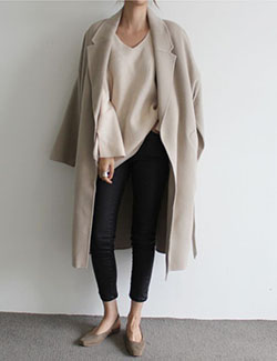 Unique trending minimal fashion, Street fashion: party outfits,  Fashion week,  winter outfits,  Street Style,  Casual Outfits  