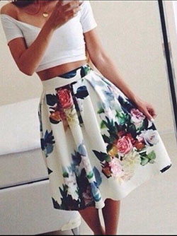 Want to try flowers skirt, Oh My Gauze: Crop top,  Skater Skirt,  Skirt Outfits,  Floral design  