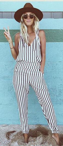 Must try these amazing bohemian jumpsuit attire, Bohemian style: Romper suit,  Bohemian style,  Casual Outfits,  Travel Outfits  
