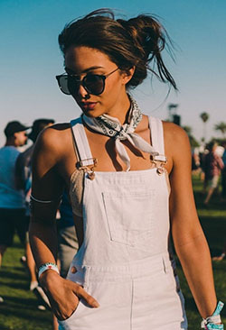 Summer music festival hairstyles, Music festival: Lollapalooza Chicago,  Summer Party Outfits,  Bandana Outfit Girls  