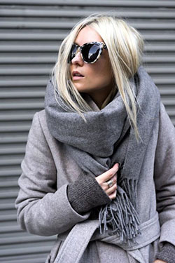 Fashion models oversized grey scarf, Winter clothing: winter outfits,  Cashmere wool,  Scarves Outfits  