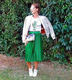 Falda midi plisada paula echevarria: Skirt Outfits,  Flight jacket,  Casual Outfits  