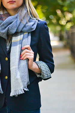 Stylish scarves for Women: Scarves Outfits  