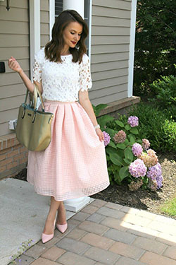 Light pink skirt outfit ideas: Bridesmaid dress,  Skirt Outfits,  Fashion week,  Swing skirt,  FLARE SKIRT  