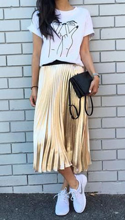 Pleated skirt casual outfit, Casual wear: Skirt Outfits,  Casual Outfits,  Pleated Skirt  