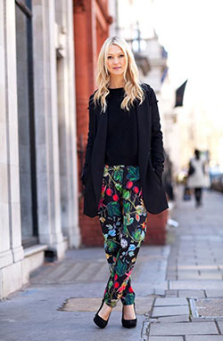 Beautiful and gorgeous harem pants outfit, Harem pants: Slim-Fit Pants,  Harem pants,  Floral Pants,  Street Style,  Floral Outfits,  Printed Pants  