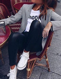 Models looks sneakers outfit 2018, Casual wear: College Outfit Ideas,  Casual Outfits  