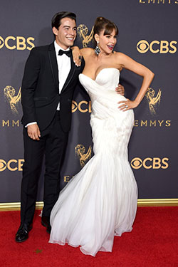 Sofia vergara and manolo, Modern Family: Stock photography,  Red Carpet Dresses,  Emmy Award,  couple outfits,  Sarah Hyland  