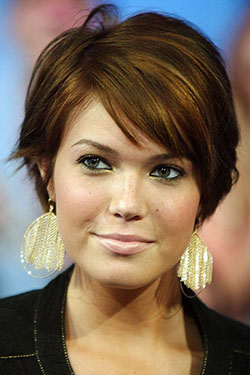 Round face short hairstyles for thick hair: Bob cut,  Brown hair,  Short hair,  Pixie cut,  Short Hairstyle,  double chin  