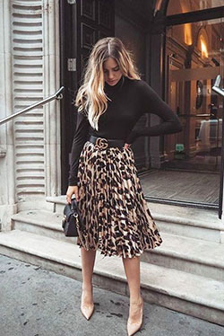 Check out these faldas animal print, Polo neck: Polo neck,  Animal print,  Street Outfit Ideas  