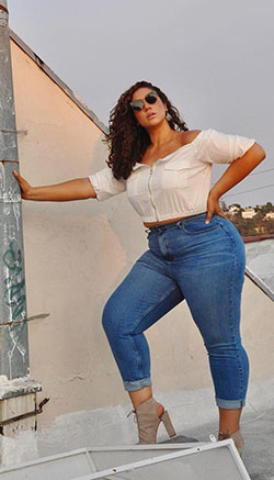 Images of nice plus size actress, Plus-size model: Spaghetti strap,  Plus size outfit,  Plus-Size Model,  Clothing Ideas,  Crop Top Outfits,  Casual Outfits  