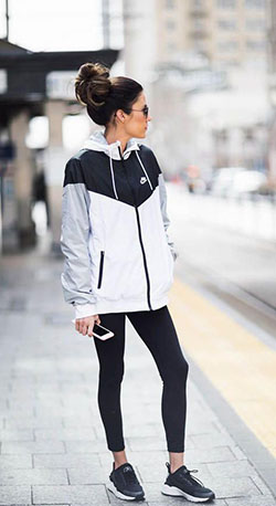 One of the most admired tenue nike, Nike Windbreaker: Crew neck,  fashion goals,  Yoga Outfits,  Nike Windbreaker  