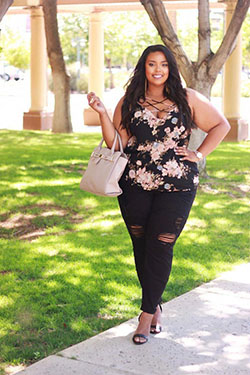 Plus size summeroutfit ideas, Plus-size clothing: Sleeveless shirt,  Plus size outfit,  Casual Outfits  