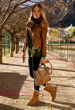 Ugg bailey button look, Ugg boots: Ugg boots,  Sheepskin boots,  Casual Outfits,  Uggs Outfits  