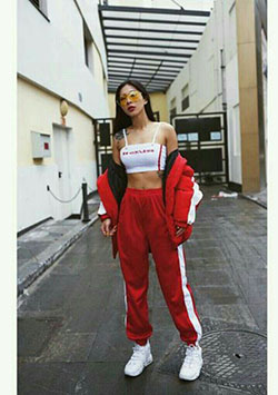 Instagram simple outfit baddie, Casual wear: Crop top,  Grunge fashion,  Retro style,  Casual Outfits,  Jogger Outfits  